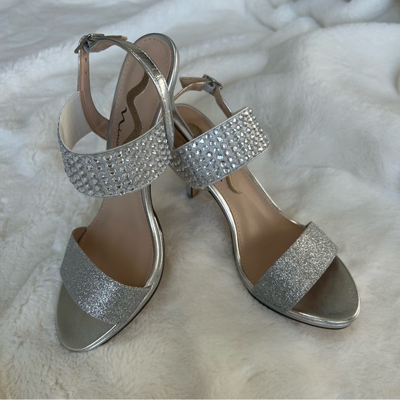 NINA -NWOT- Velinda Silver Rhinestone and Glitter Sandal Heels - Picture 4 of 6